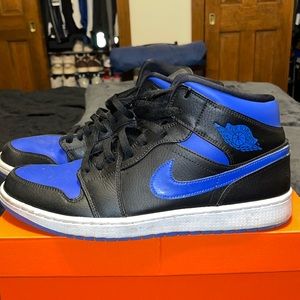 COPY - Air Jordan 1 Mid Black Hyper Royal